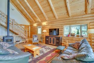 Log Home on 60 Private Acres By Mt Shasta Ski Park - McCloud - 8