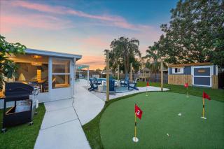 Pool Hot Tub Game Room & More Sleeps 10 - 8