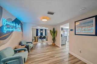 Pool Hot Tub Game Room & More Sleeps 10 - 6