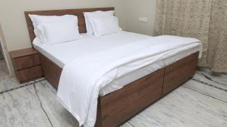 Exquisite house with 3 Pvt Bathrooms - 10 min walk from Assi Ghat - 2