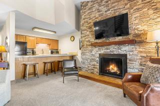 Sawmill Creek Condo 403 by Great Western Lodging - 5