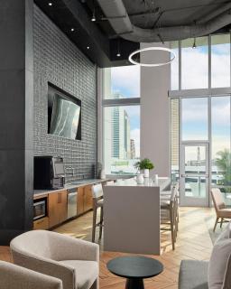 AVE Tampa Riverwalk - 2