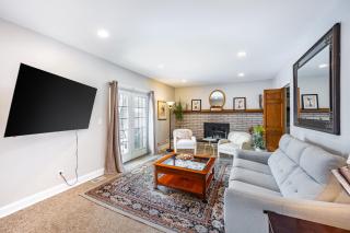 Charming 4BR Ann Arbor Home, Near Parks & Shops - Ann Arbor - 7