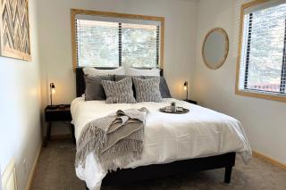 Cozy Mountain Retreat in Pine Valley, UT with decks, game room, and mountain views - 7