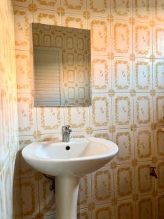 Comfy home near beach and eats! - Dar es Salaam - 1
