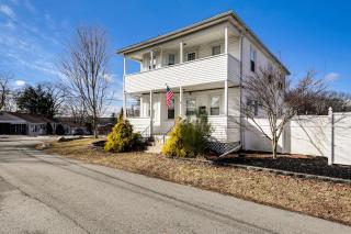 5 Mi to Brown U Pet-Friendly Apt, Walk to Dining! - 8