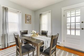 5 Mi to Brown U Pet-Friendly Apt, Walk to Dining! - 2