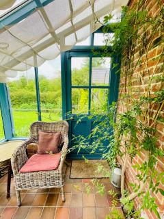 Spacious garden, 3 Bedroom family cottage in Dorset - 7