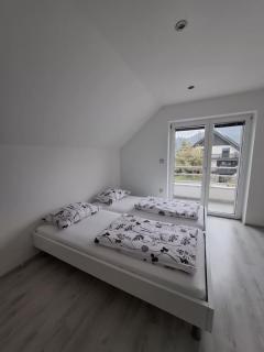 Comfortable 4 room 4 full Family - 8