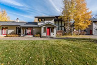 Game Room, Outdoor Hot Tub, Two Kitchens, Perfect For Large Families - Ketchum - 9