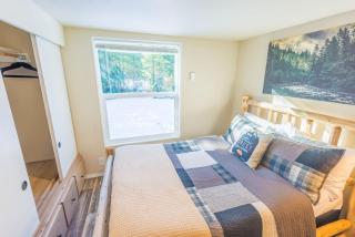 ElkCreek Inn Creekside tiny home - 7