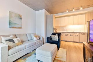 Luxury Apt with Amenities - PKS-1106 - - 5