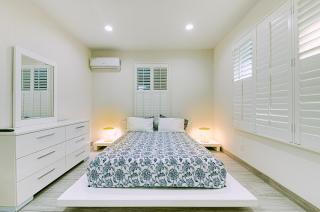 Stylish Modern Home, AC, Parking & Near FWYs - Santa Ana - 3