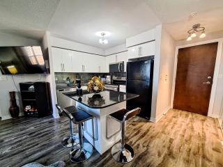 2-Bed, 2-Bath Condo with Pool & Parking by Square 1 - 9