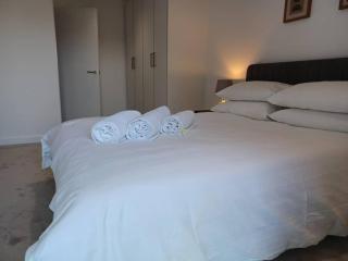 1 Bed Apartment Square - Colindale - 3