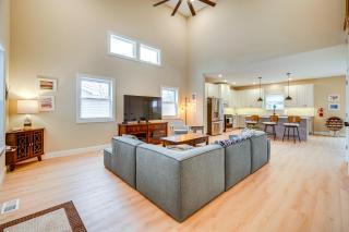 Steps to Sand Villas Beach House with Decks! - Villas - 7