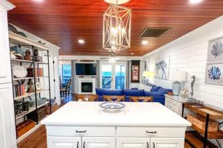 IP Beach House-Indian Pass Family Vacation home -Sleeps 8 Elevator- Pet Friendly-Ice Machine - Southern Coast Vacation Properties - 9