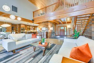 Gorgeous Home with Mt Rainier Views 4 Mi to Poulsbo - 5