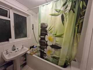 London Wimbledon Spacious 2 bedroom Apartment - 4
