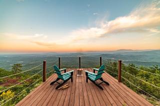 Unparalleled Views Deck w HotTub Game Room Pool Table Panorama by AvantStay - Sevierville - 9