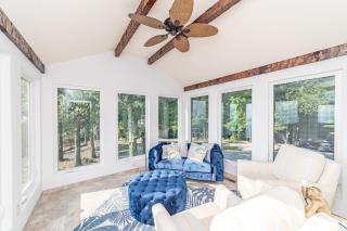 Unparalleled Views Deck w HotTub Game Room Pool Table Panorama by AvantStay - Sevierville - 5