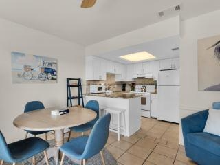 Summer Breeze Condominium 205 by Newman-Dailey - Destin - 5
