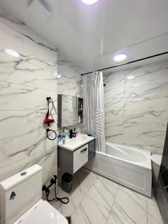 Cozy modern flat in the centre - Batumi - 5