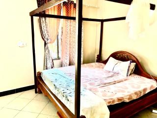 Comfy home near beach and eats! - Dar es Salaam - 9