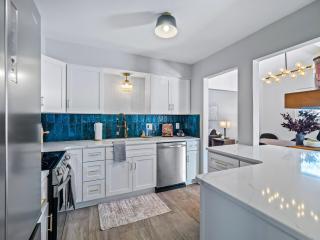 Two Entire Homes with Hot Tubs and Games Sleeps 20 - 5