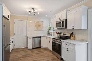 Charlotte 4BR Cozy Retreat - Charlotte - 9