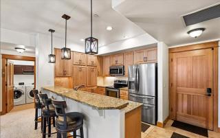 The Riverstone Riviera - Modern Condo by Downtown - Coeur d'Alene - 7