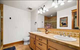 The Riverstone Riviera - Modern Condo by Downtown - Coeur d'Alene - 5