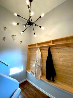 Beautiful Renovated Beach Cottage Home - 9