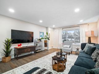 Luxury Escape, Sleeps 8,Game Room, Highland Heights - - 0