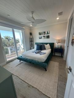 211 Blue Palm: Spacious 5-Bedroom Pool Home, Steps from Beach! - Fort Myers Beach - 3