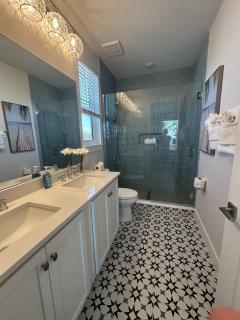 211 Blue Palm: Spacious 5-Bedroom Pool Home, Steps from Beach! - Fort Myers Beach - 2