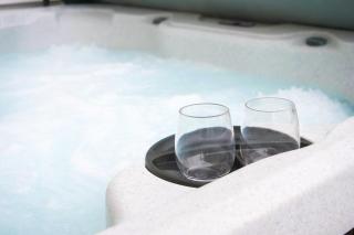 Modernized Historical Home in Downtown Medina with Hot Tub - Medina - 8