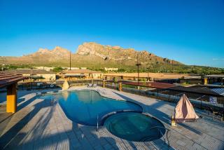 Landing at Linda Vista - 2 Bedrooms in Villa Balboa - Oro Valley - 2