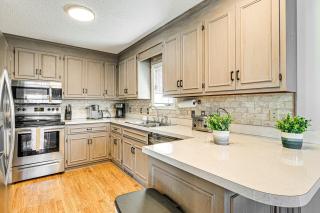 1 Mi to Broadway at the Beach Home with Large Yard! - Myrtle Beach - 4