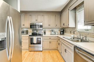1 Mi to Broadway at the Beach Home with Large Yard! - Myrtle Beach - 3