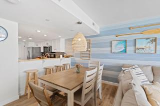 Commodore 606 3 BR 3 BA Sleeps 12 - 5