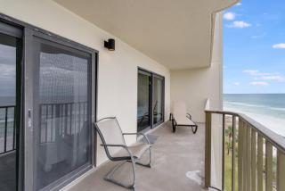 Commodore 605 3 BR 3 BA with 2 Beachfront Masters - 4