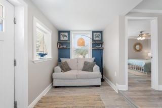 13900 Millcole Ave - Beachy Bungalow - Sleeps 10 - 6