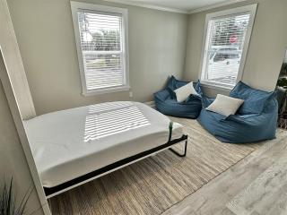 13900 Millcole Ave - Beachy Bungalow - Sleeps 10 - 3