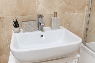 Lovely Refurbished 2 Bedroom Apartment - Nottingham - 9