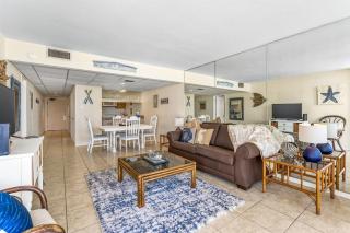 Edgewater Windward 104 - 1 BR beachfront sleeps 4 - 7