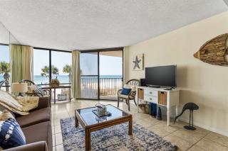 Edgewater Windward 104 - 1 BR beachfront sleeps 4 - 2