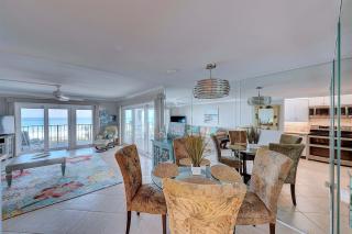 Mariner East #201 1 BR 2 BA Amazing Balcony! - 4