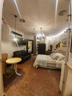 Mini house in Barcelona is 35m2 - L'Hospitalet de Llobregat - 1
