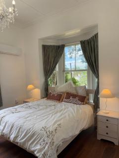 5 minutes to City, bus at the door, 100-year-old building at the foot of Mount Eden Park - Auckland - 1